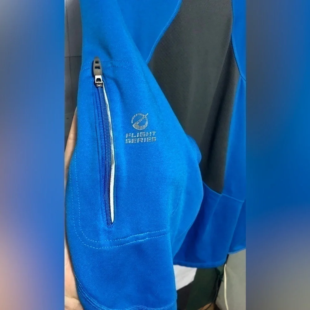 ☄️North Face Blue Gray Flight Series Half Zip Jacket